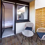 Nettes Apartment Mit Terrasse